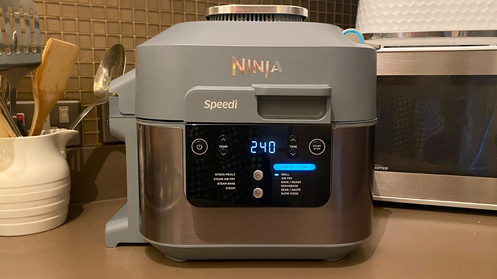 Ninja Speedi - Makes entire meals quickly