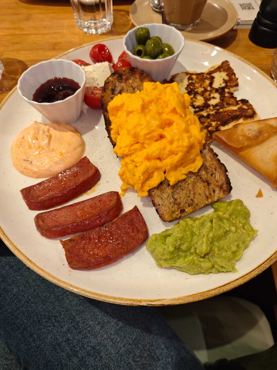 Xiaomi Mix Flip 50Mp Brunch indoors